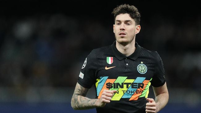 Alessandro Bastoni Memang Bek Kelas Dunia: Membongkar Kehebatan Bek Tengah Inter Milan