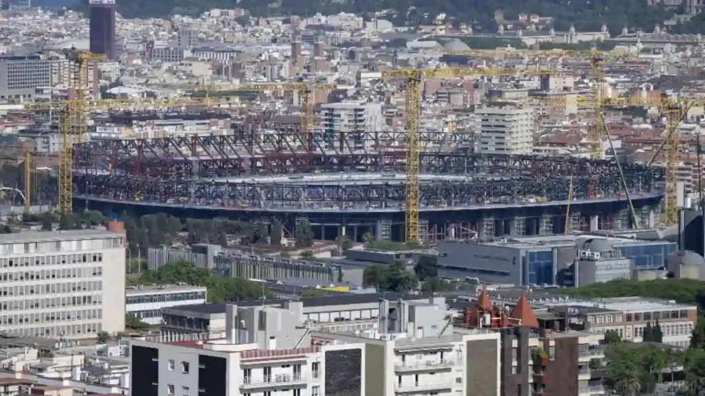 Pemandangan umum (general view) lokasi pembangunan Stadion Camp Nou di Barcelona
