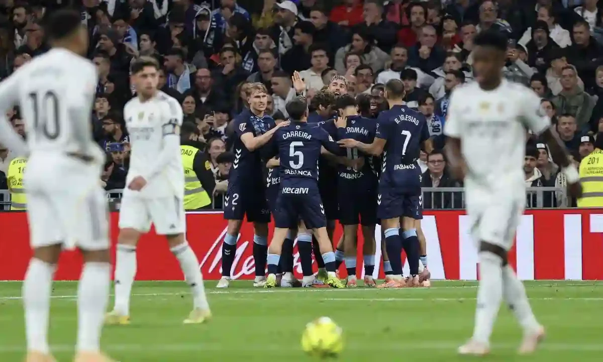 Pemain Celta de Vigo merayakan gol pertama mereka dalam kemenangan atas Real Madrid